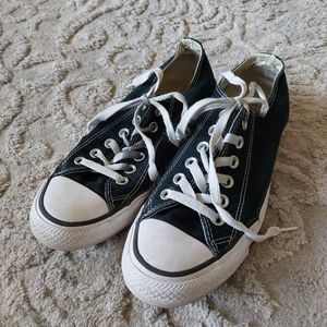 Blsck converse